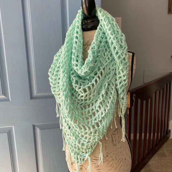 Handmade crochet mint green wrap shawl - Picture 2 of 6